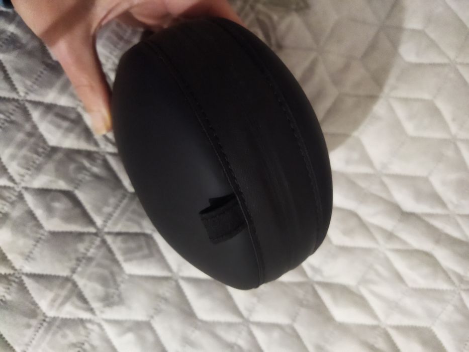 Твърд кейс за слушалки Beats.