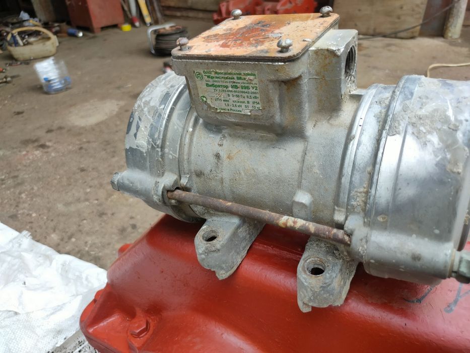 Продам вибратор ив-99б 380в