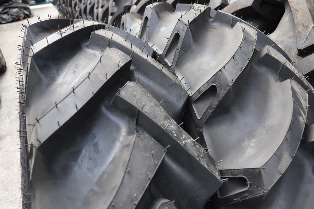 Anvelope noi 12.4-28 marca MRL cu 8 pliuri cauciucuri pentru TRACTOR