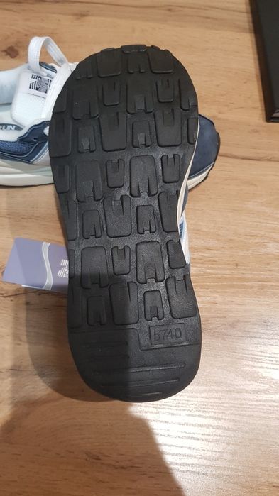 Продаётся кроссовки фирменные