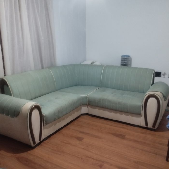 Продается  диван в хорошем состоянии