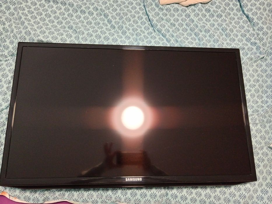 Vand TV Samsung 81 cm diagonala