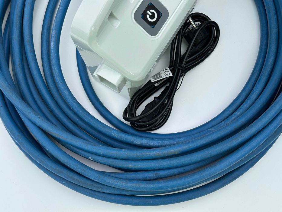 Robot curățare piscină Dolphin Maytronics F60
