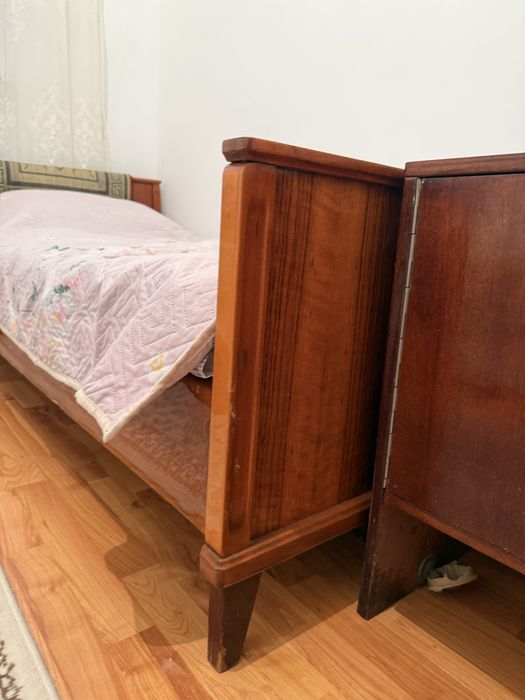 Спальный гарнитур