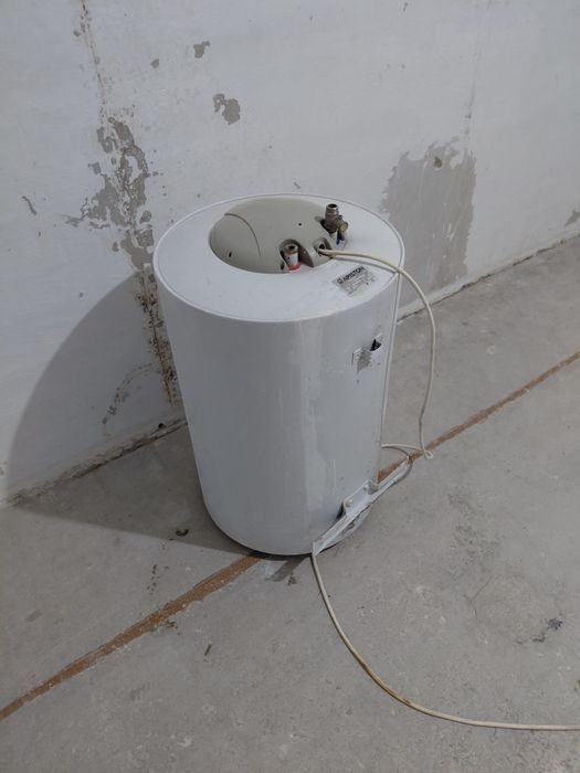 Аристон б/у 80литр продаются