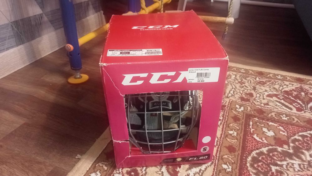 Продам шлем хоккейный