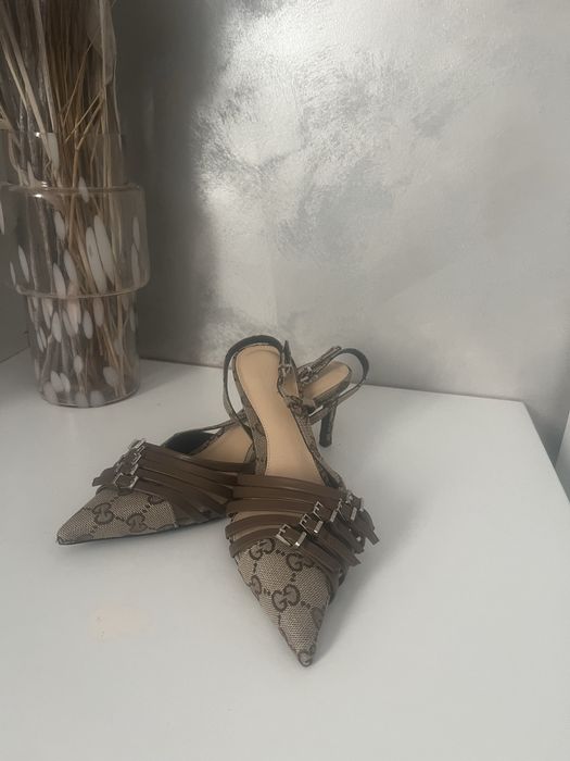 Pantofi gucci !!
