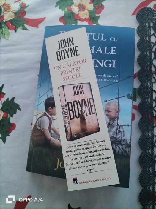 Carte " Băiatul cu pijamale in dungi " de  JOHN BOYNE