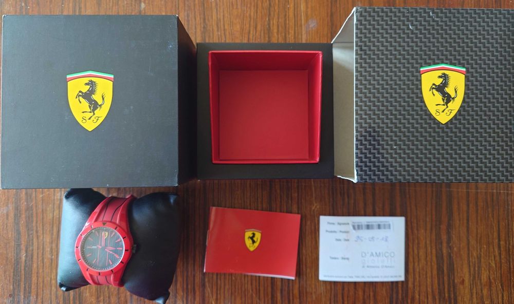 Часовник Scuderia Ferrari