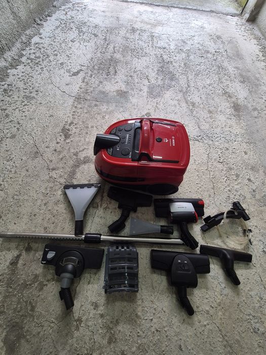 Прахосмукачкa за сухо и мокро почистване BOSCH PROANIMAL Серия 4