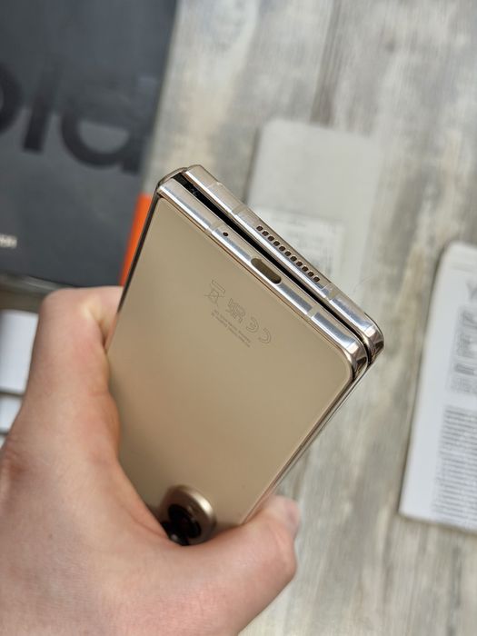 Samsung Galaxy Z Fold 4 5G 512 GB 12 GB Ram Dual Sim Безупречен