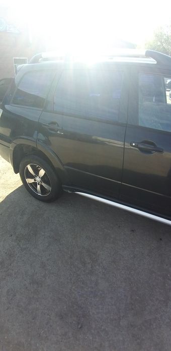 Продаётся Mitsubishi Outlander