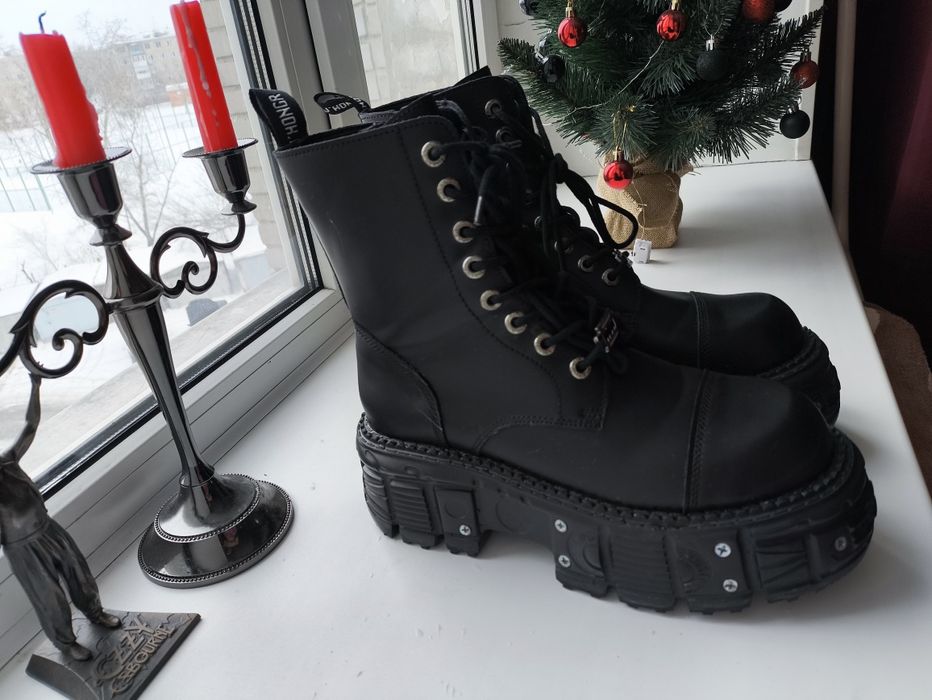 New Rock mono boots