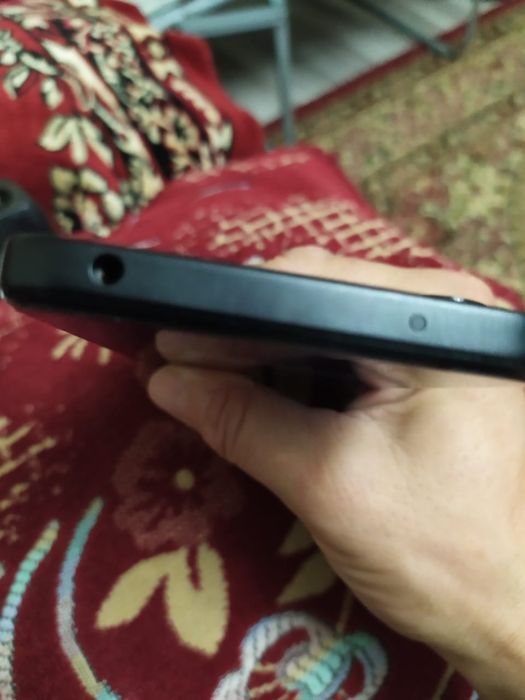 Продам телефон Redmi 12 256 g 4 G