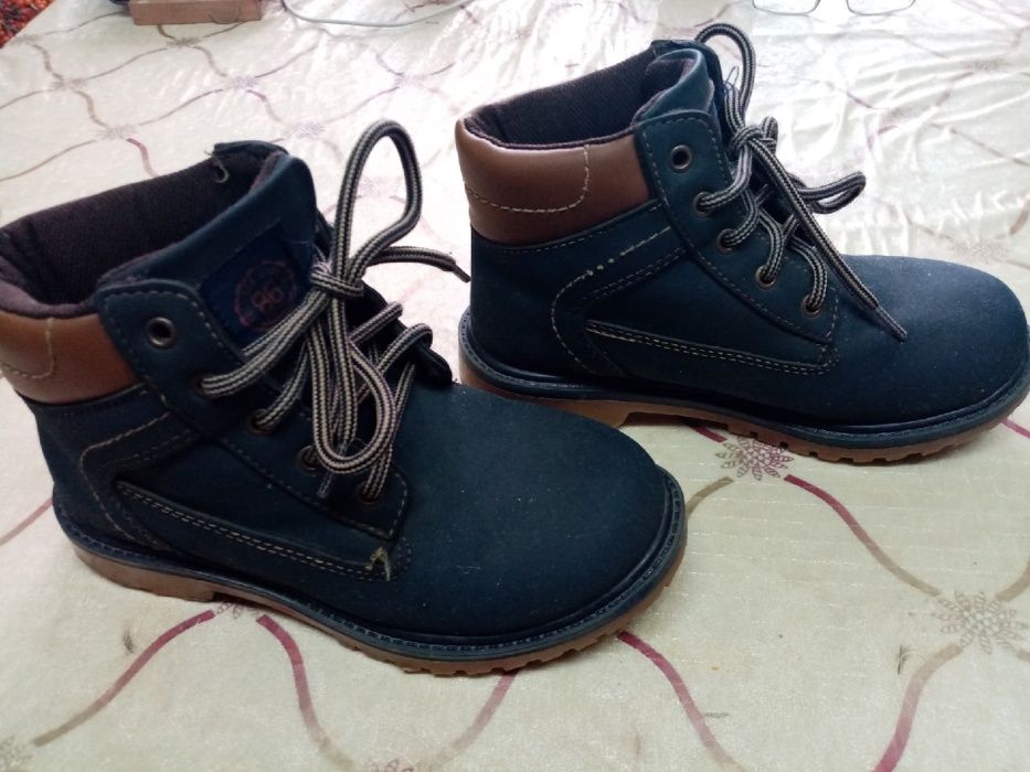 Продам обувь и одежду на мальчика