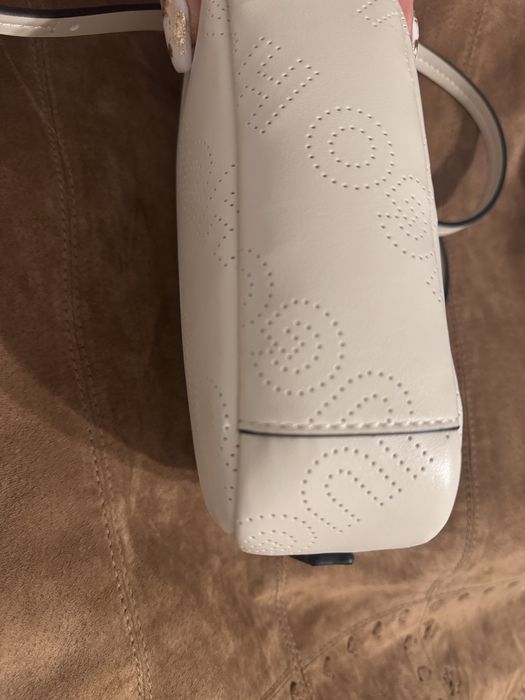 Нова чанта Hugo Boss