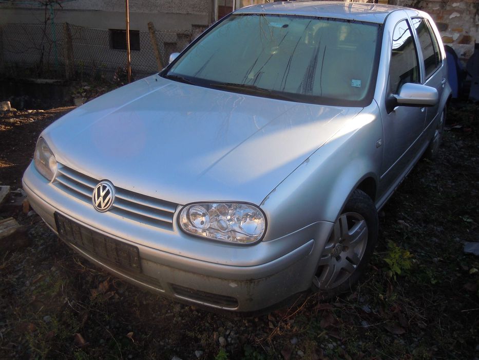 VW Golf 4  1.6 SR  2.3 V5 4motion
