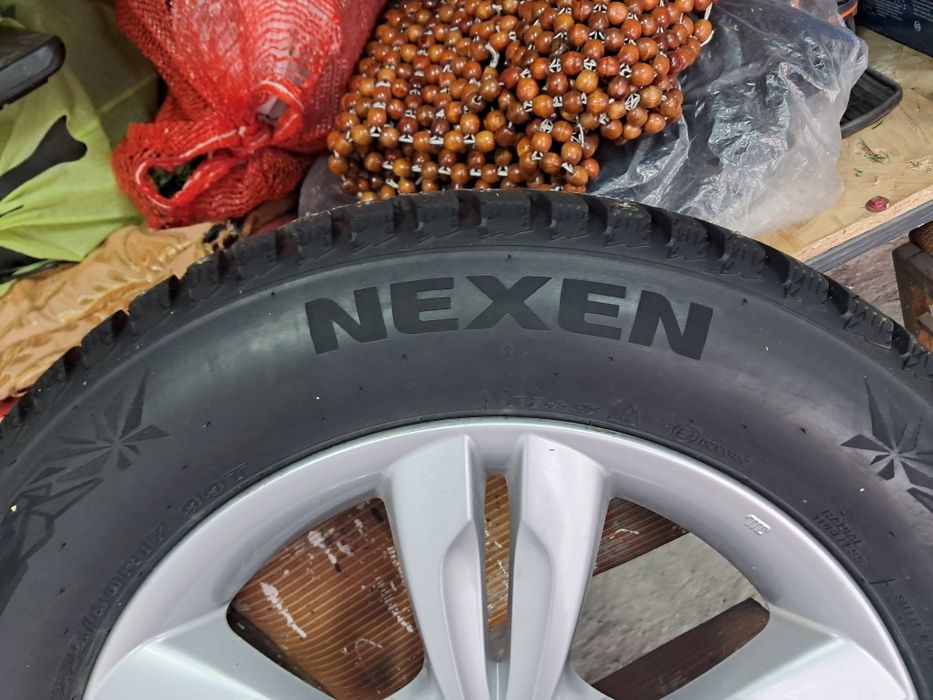 Продам резину R17.