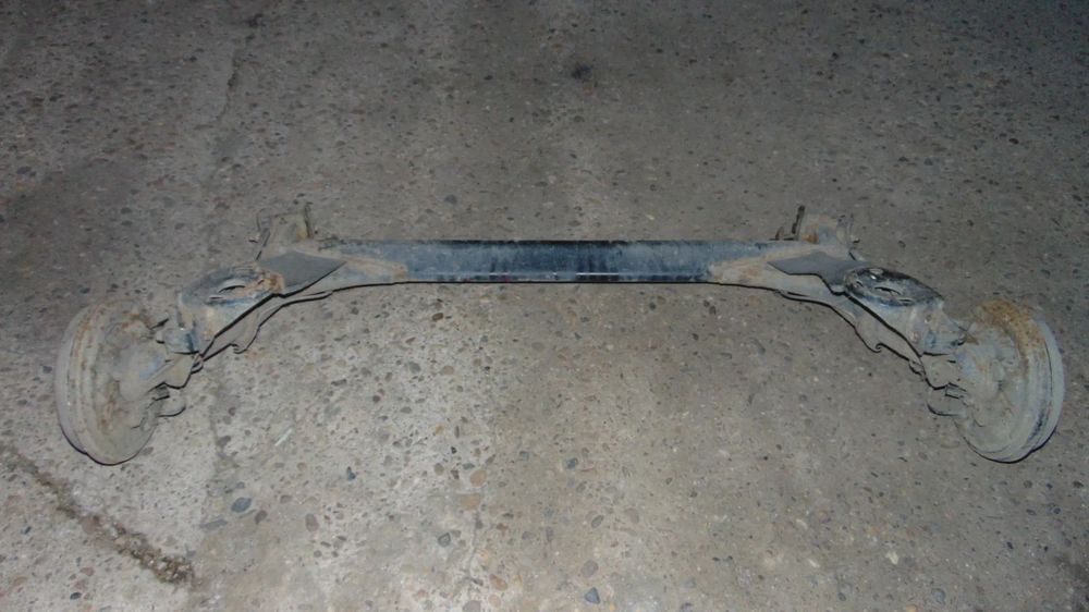 Punte spate pe tamburi-frana Skoda Rapid berlina,1.2 benzina,an 2012-2017