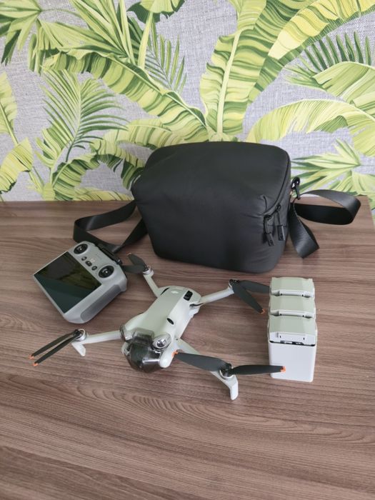 DJI mini 4 pro fly more combo
