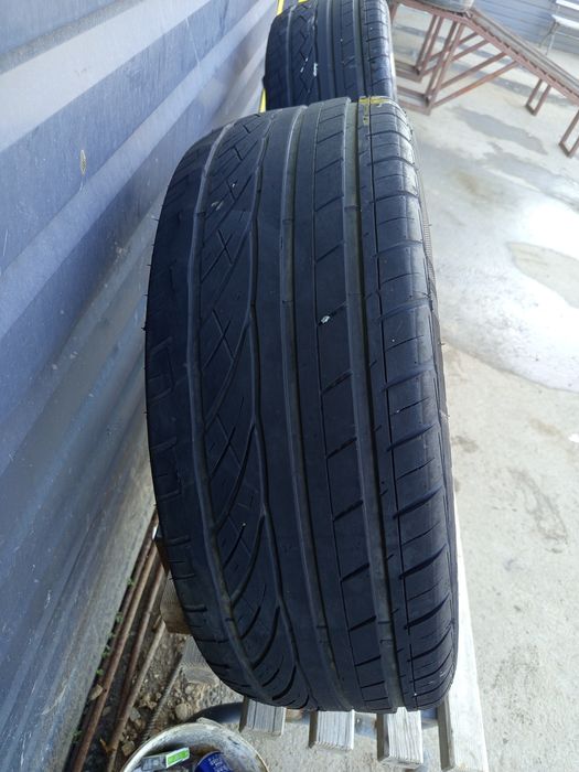 Продам шины 2 шт 235/55/19