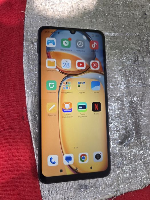 Redmi 13C.  256gb