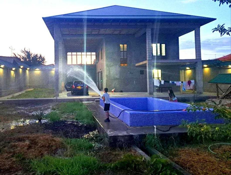 Орзудаги Ховли сотилади  5 хона 2 этаж 6.8 сотик Жомий мфй Кибрай рн