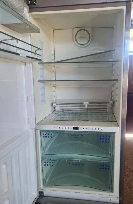 Хладилник liebherr