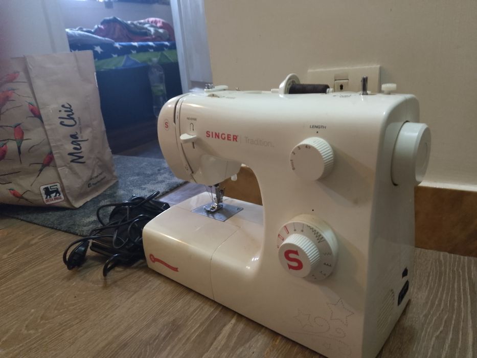Vind mașină de cusut electrica Singur tradition 600 lei