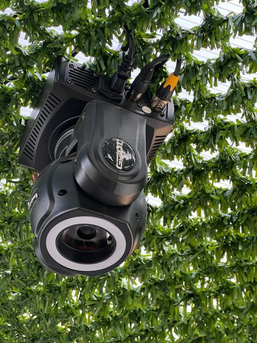 Диско осветление лед робот.работно време 1 час!Френски!