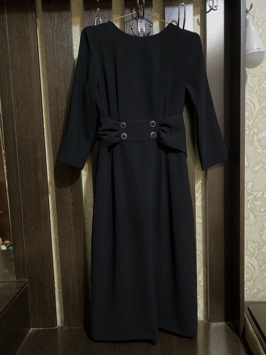 Элегантное черное платье на любое мероприятие. Длина миди