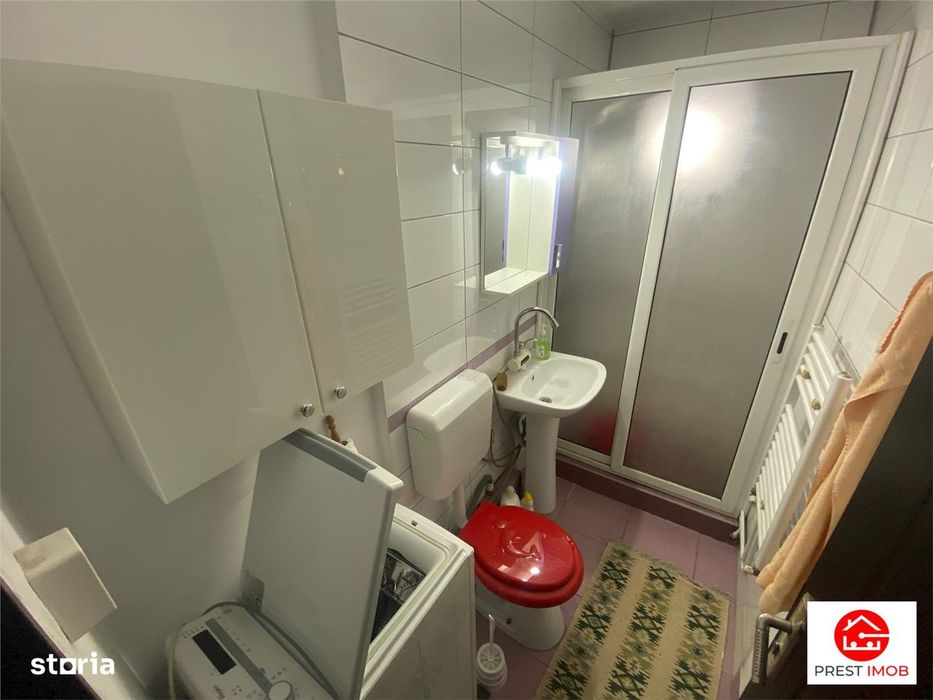 Apartament cu doua camere de vanzare in Dambu