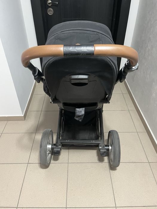 Детска количка - Musty -i2, лека, маневрена.