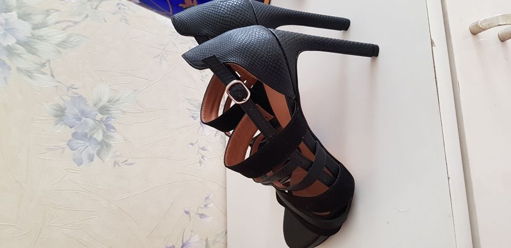 новые босоножки Н&М