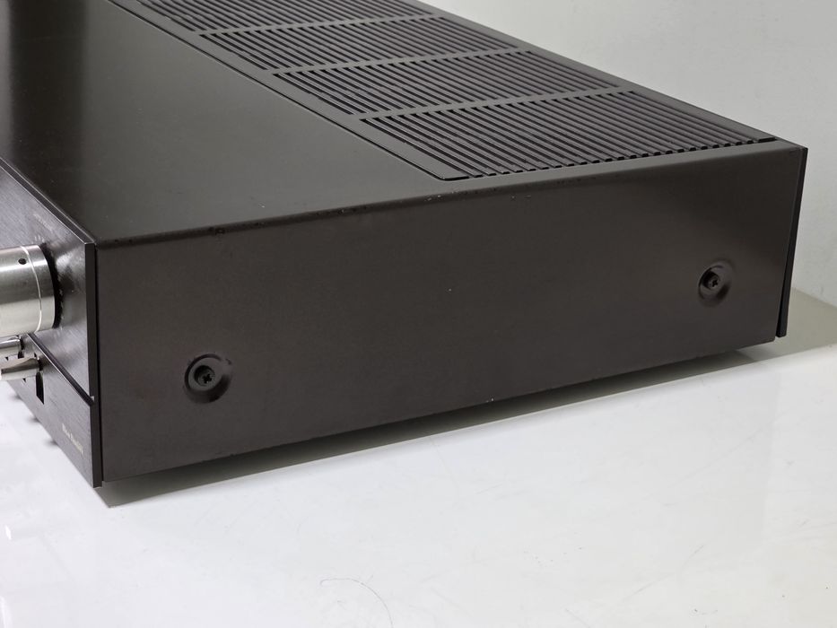 Grundig V2000 stereo amplifier