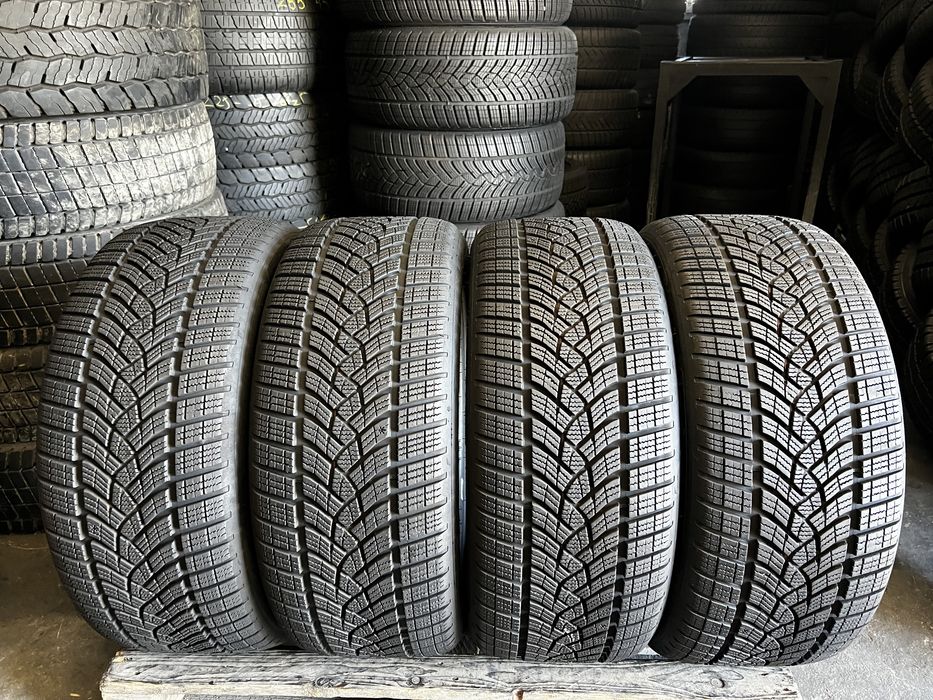 4 anvelope iarna 245/45/18 , 100 H , GoodYear , DOT 2025 , 7.4 mm !
