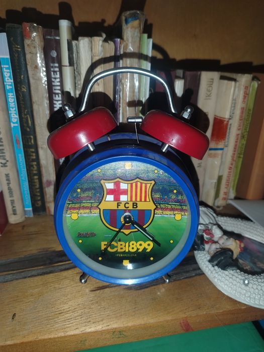 Барселона будильник