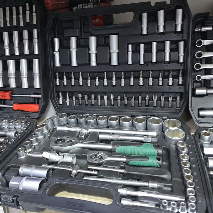 Набор ключей инструментов. Наборы ключи для авто машину машины