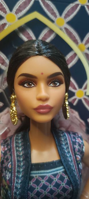 Кукла Барби Divali
