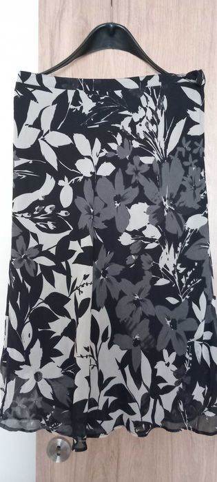 Ефектна  пола  H&M - М