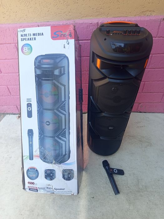 Колонка - супер звук .