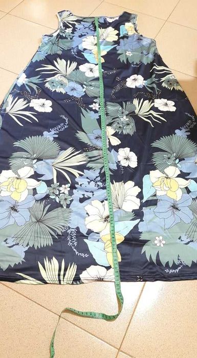 Лятна рокля-флорални мотиви