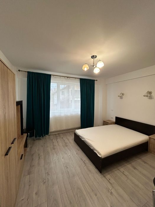Inchiriez Apartament 3 camere zona Bucium