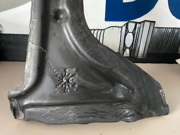 Burete isolatie aripa stanga Volvo S80 XC70 V70 2007-2013 31299844