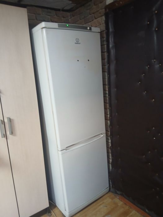 Продаю холодилник