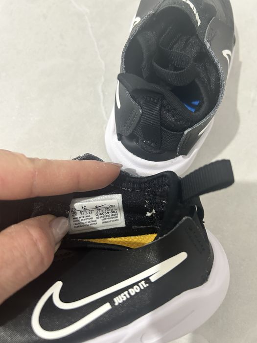 Adidasi nike marimea 23,5