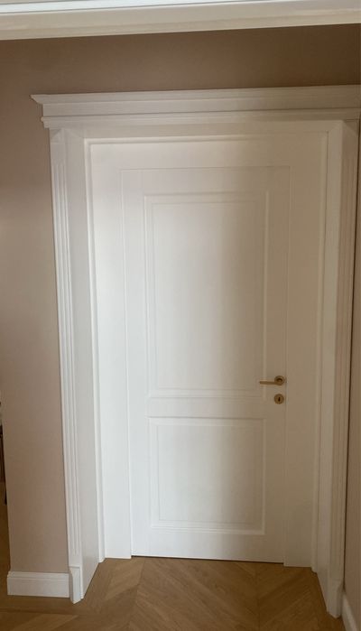 Tamplarie lemn masiv si stratificat .