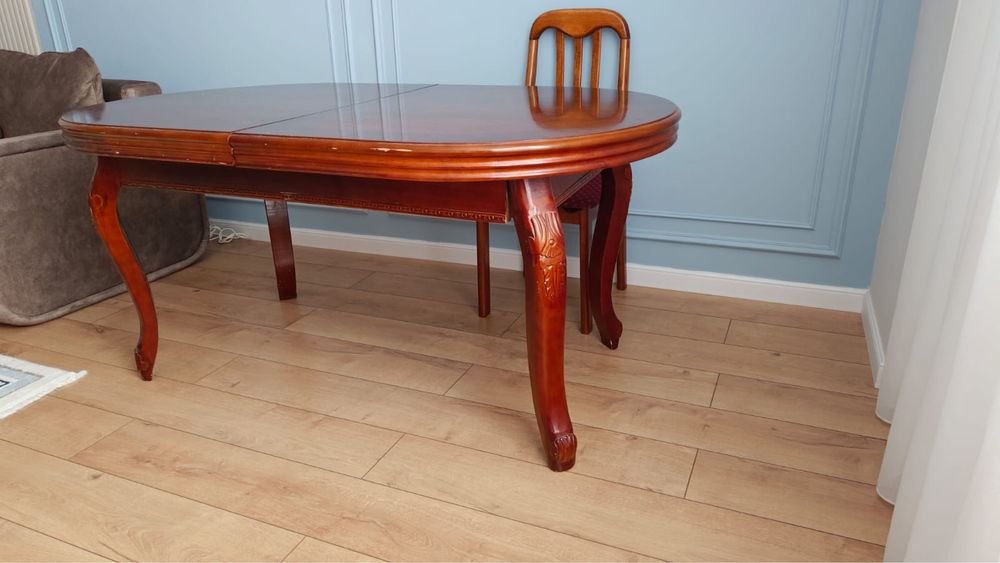 Продам обеденный стол