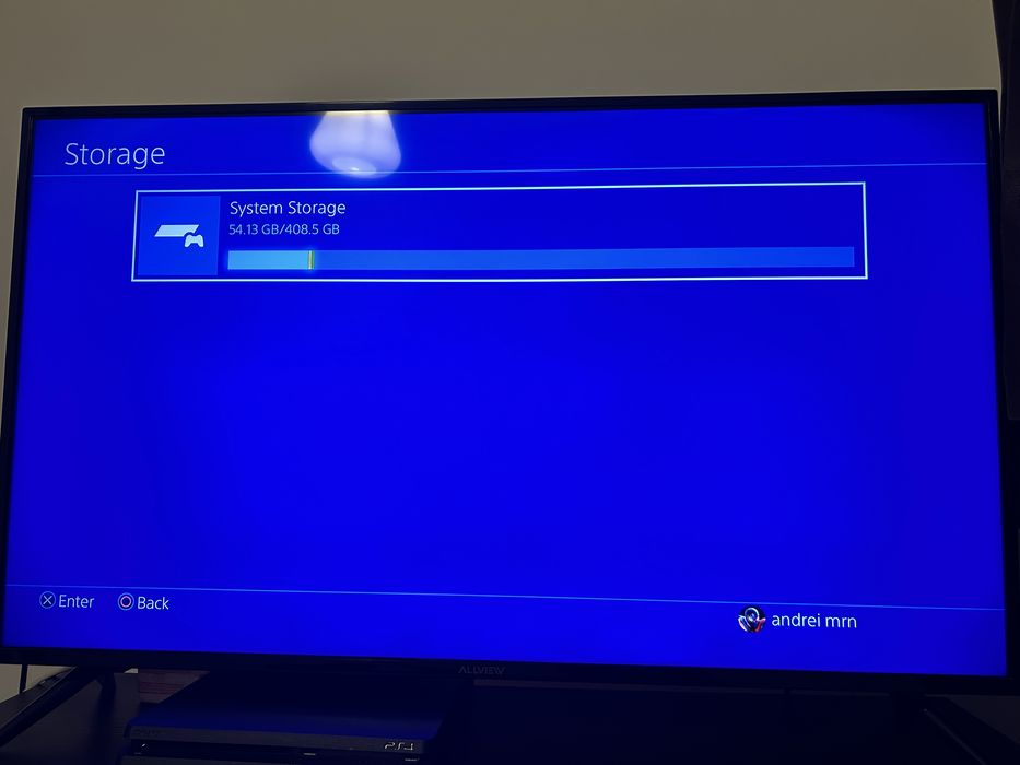 Playstation 4 cu 2 controllere si 4 jocuri