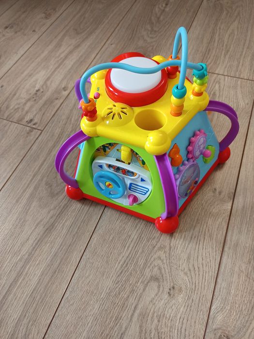 Музикална играчка куб